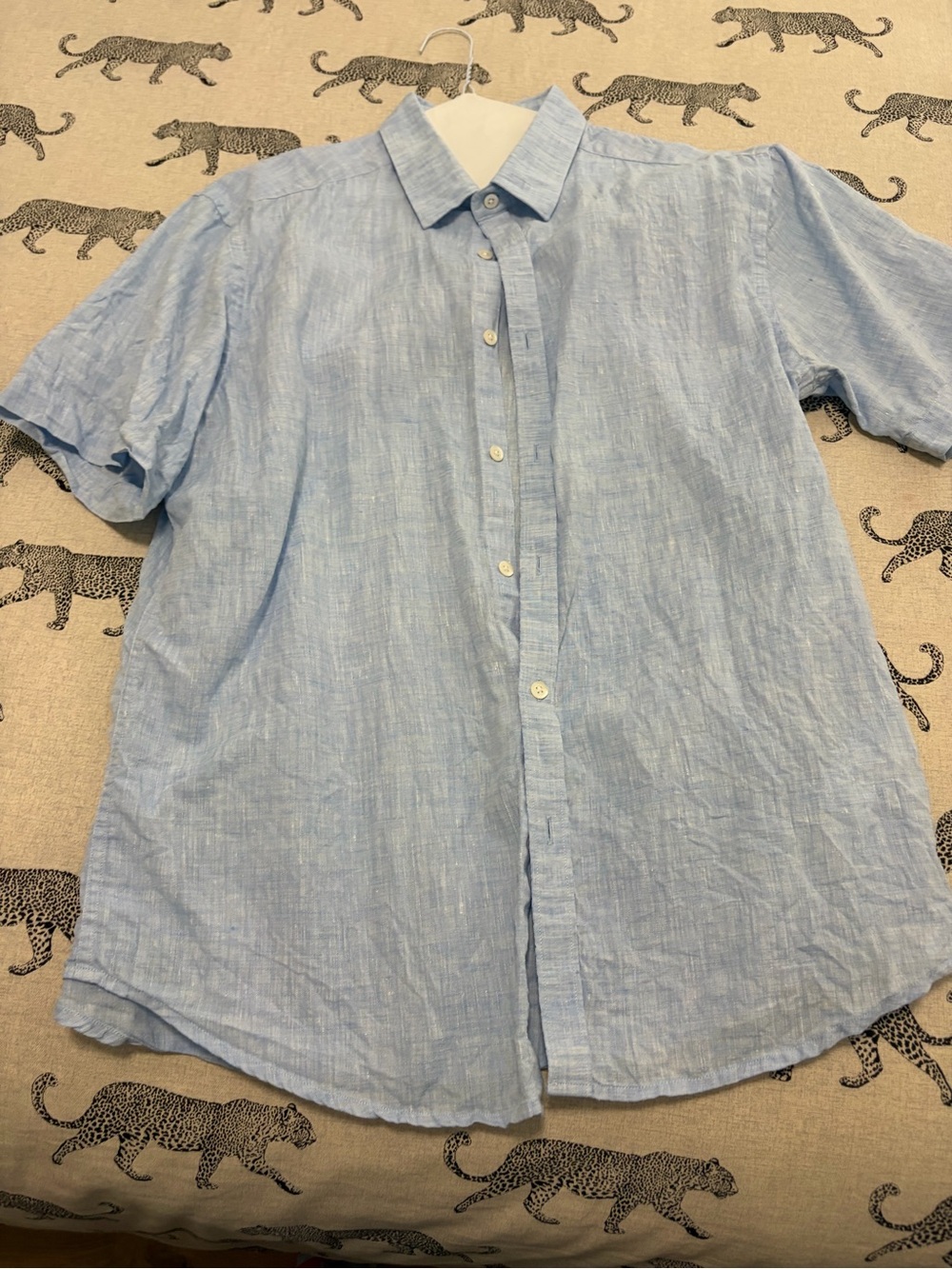 Stitch Note Light Blue Short-Sleeve Linen Button-Down Shirt